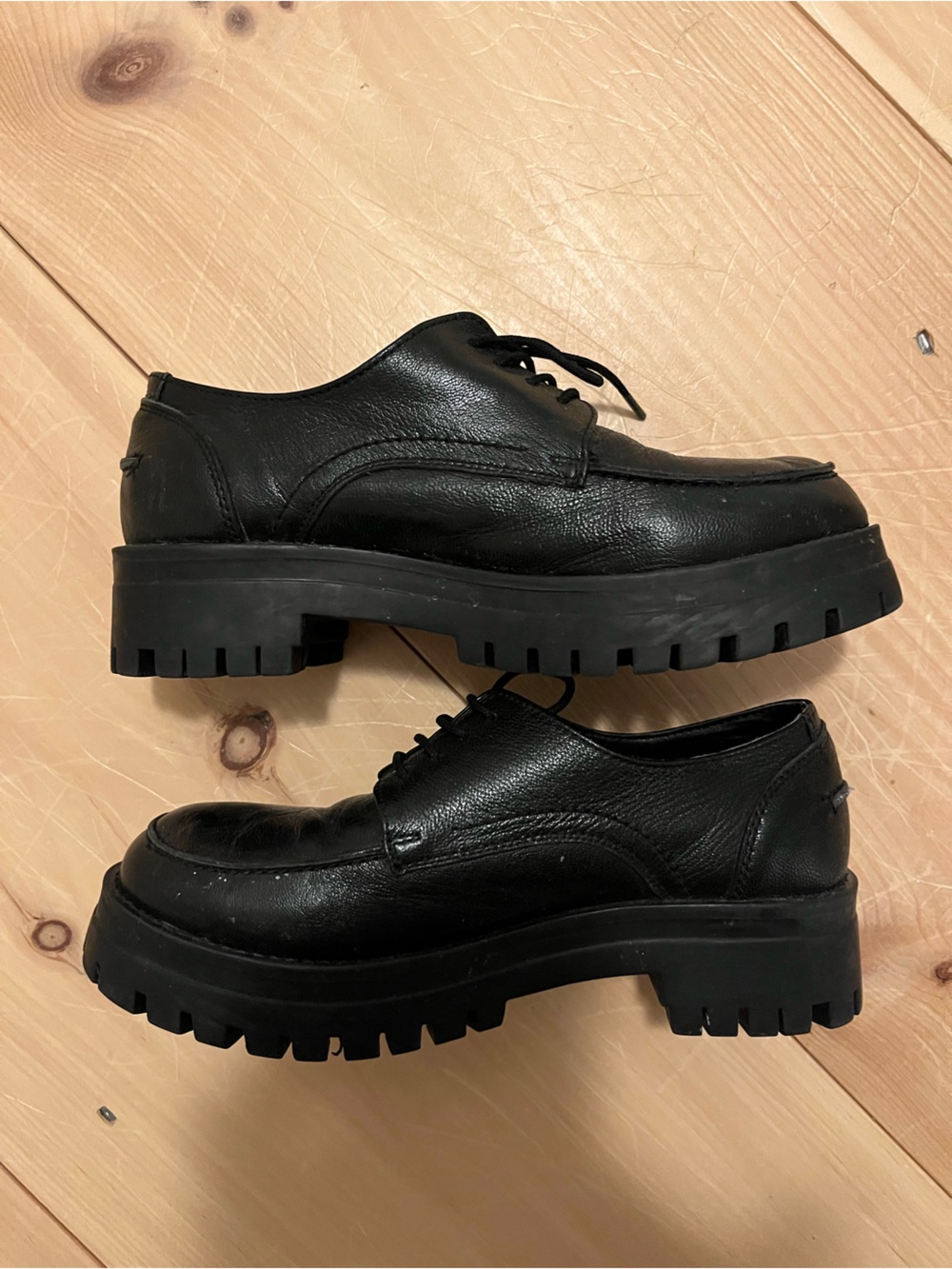 Platform Heeled Lace Up Shoes